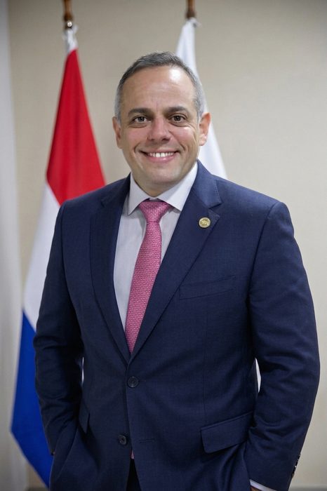 Dr. Camilo Ben&iacute;tez